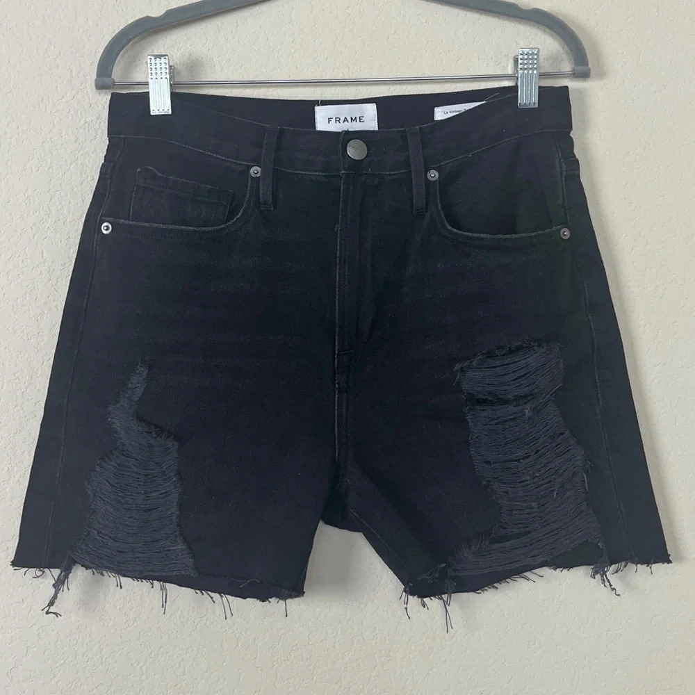 Frame Le Vintage Bermuda Denim Shorts in‎ Grayridge Rips